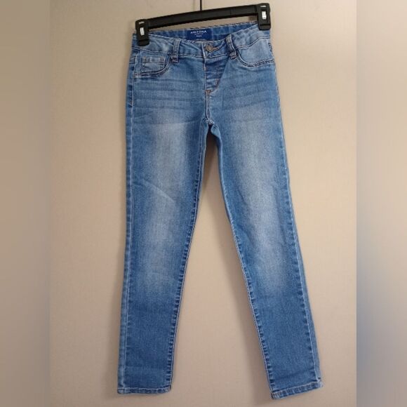 (Bundle) 4 Pair Bottoms 2 Jeans 2 Shorts Size 10 - Picture 13 of 16